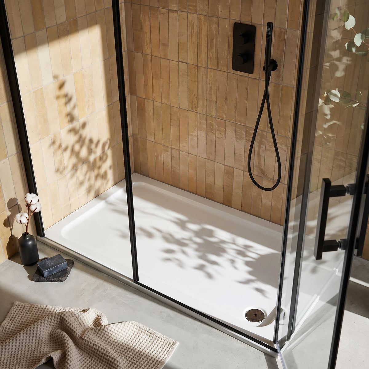 Fairford 1400 X 900mm Rectangular Shower Tray, Corner Waste