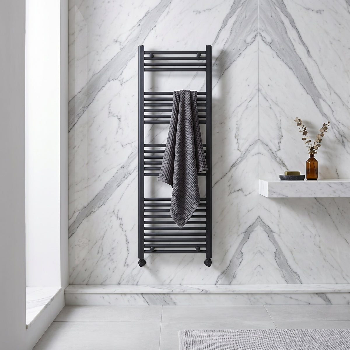 Fairford 600 x 1600mm Straight Matt Black Towel Rail