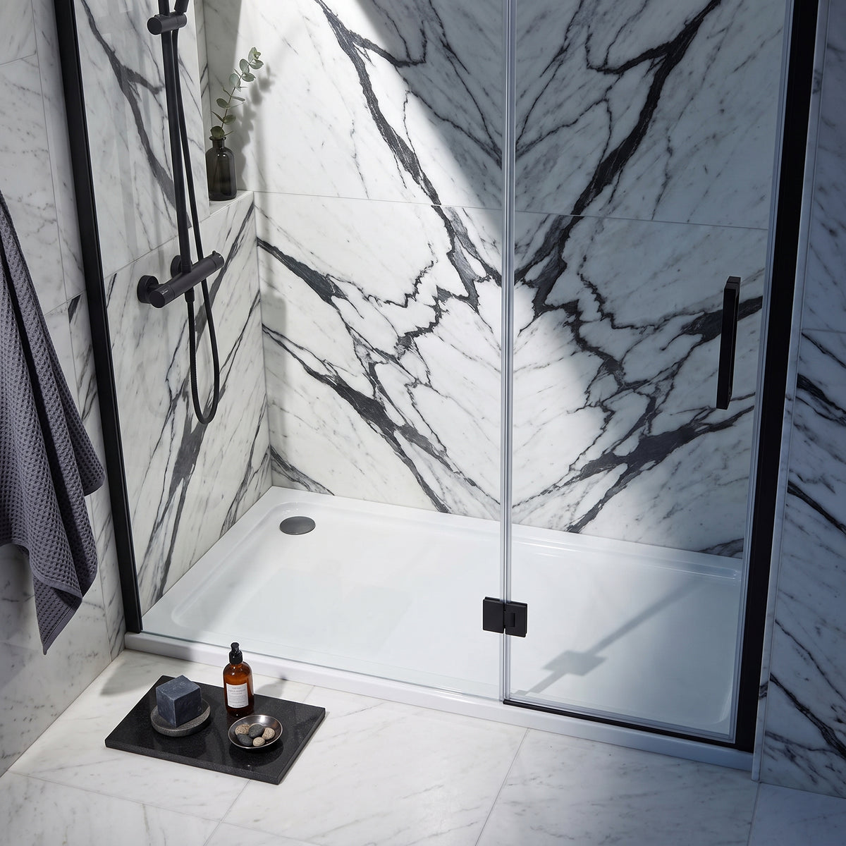 Fairford 1600 X 700mm Rectangular Shower Tray, Corner Waste