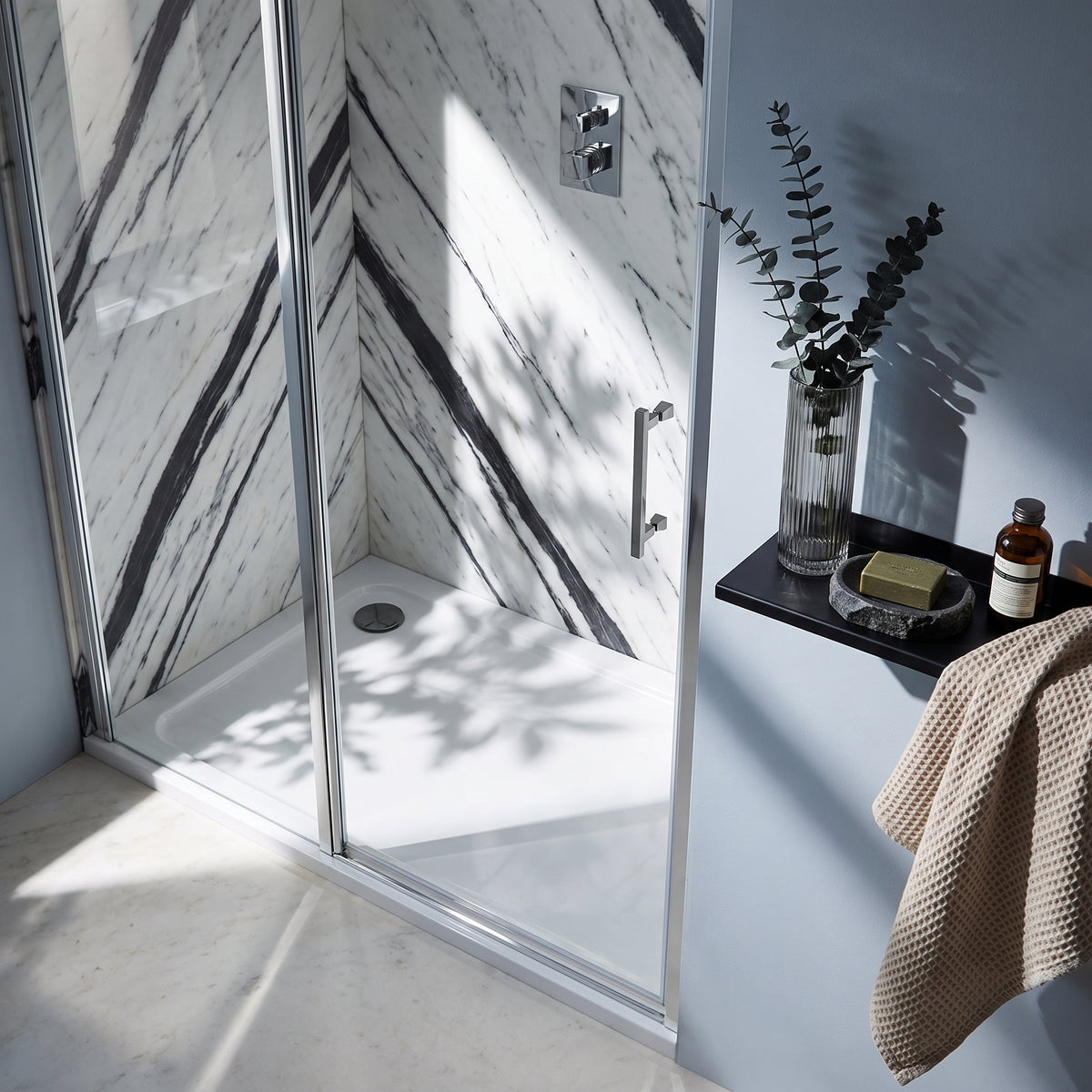 Fairford 1600 x 900mm Rectangular Shower Tray, Corner Waste