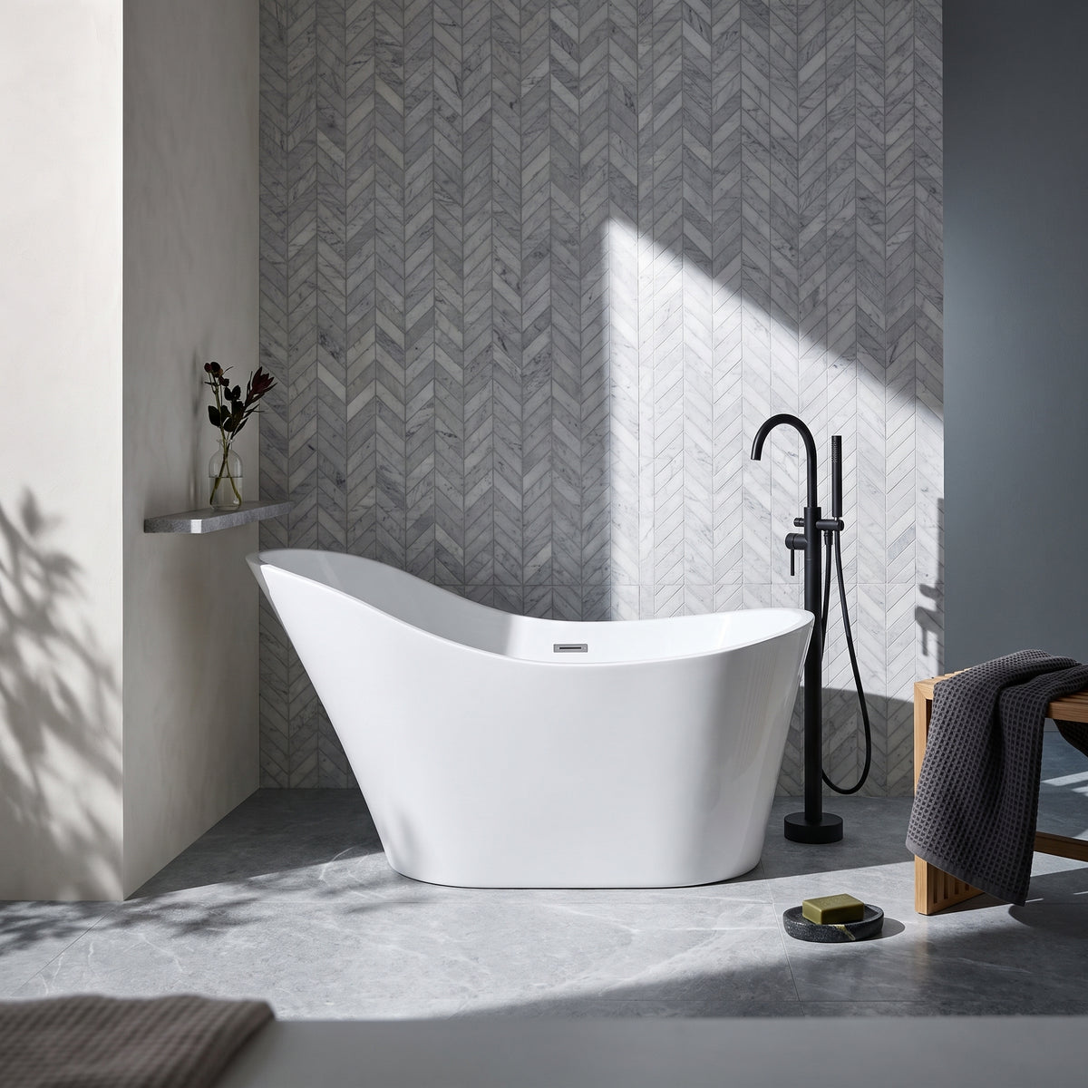 Rivato Verona 1500mm x 720mm x780mm Gloss White Freestanding Shower Bath