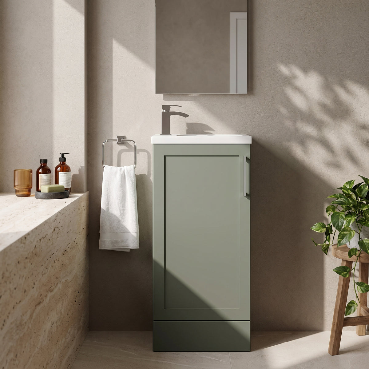 Fairford Union Style Shaker Matt Lux Green 400mm Slimline Base Unit