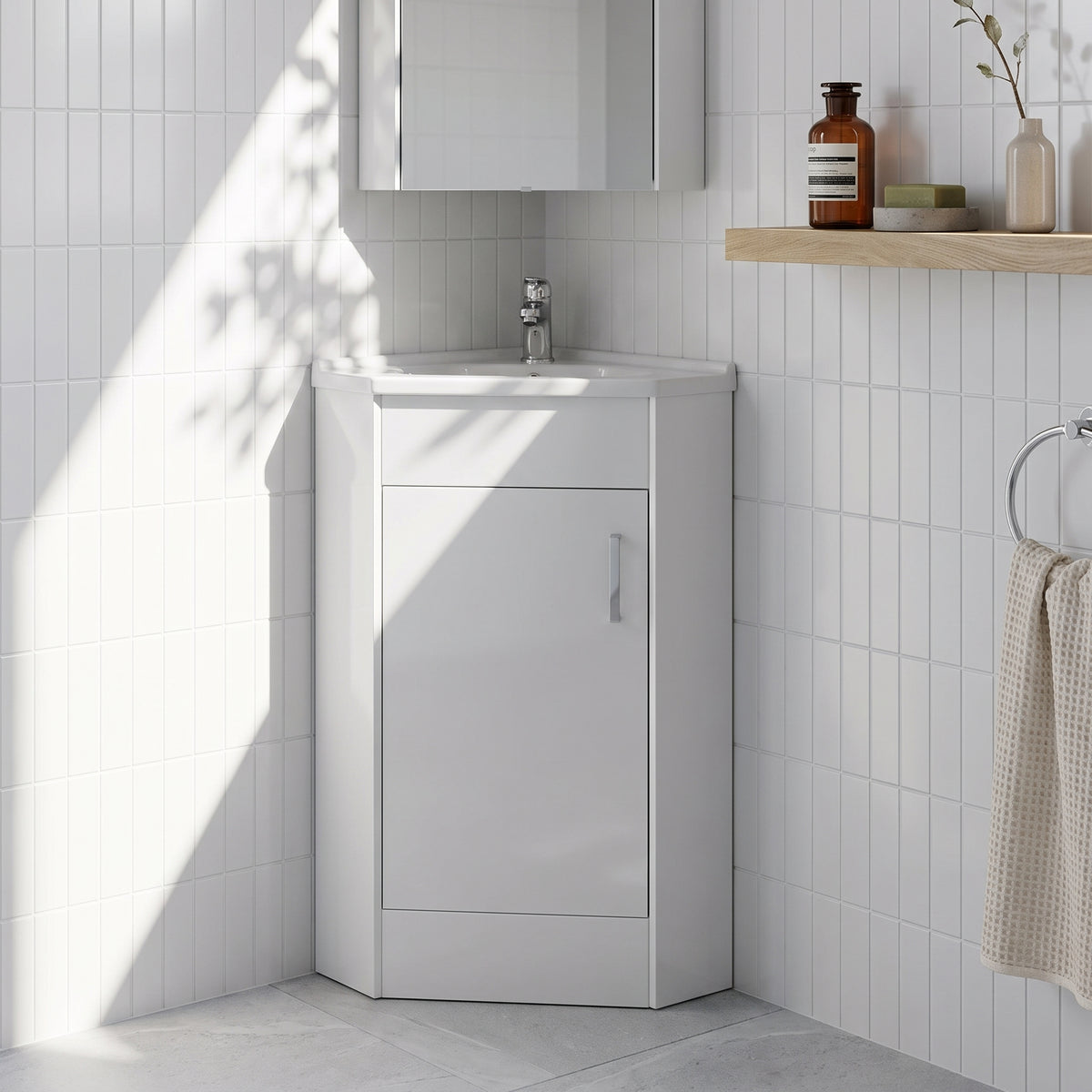 Fairford Arlo Gloss White 555mm 1 Door Corner Cabinet
