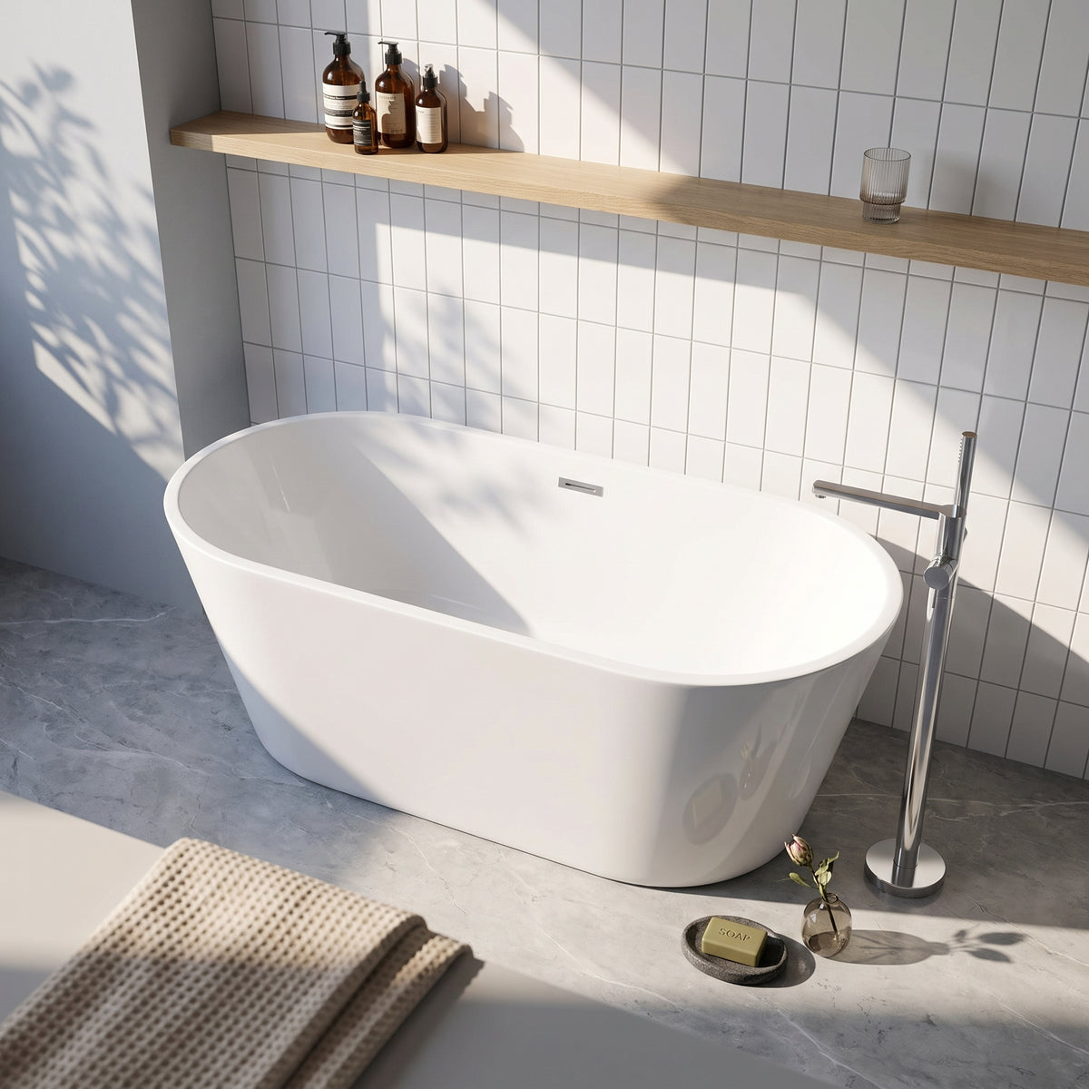 Rivato Modena 1600 x 750 x 580mm Gloss White Freestanding Shower Bath