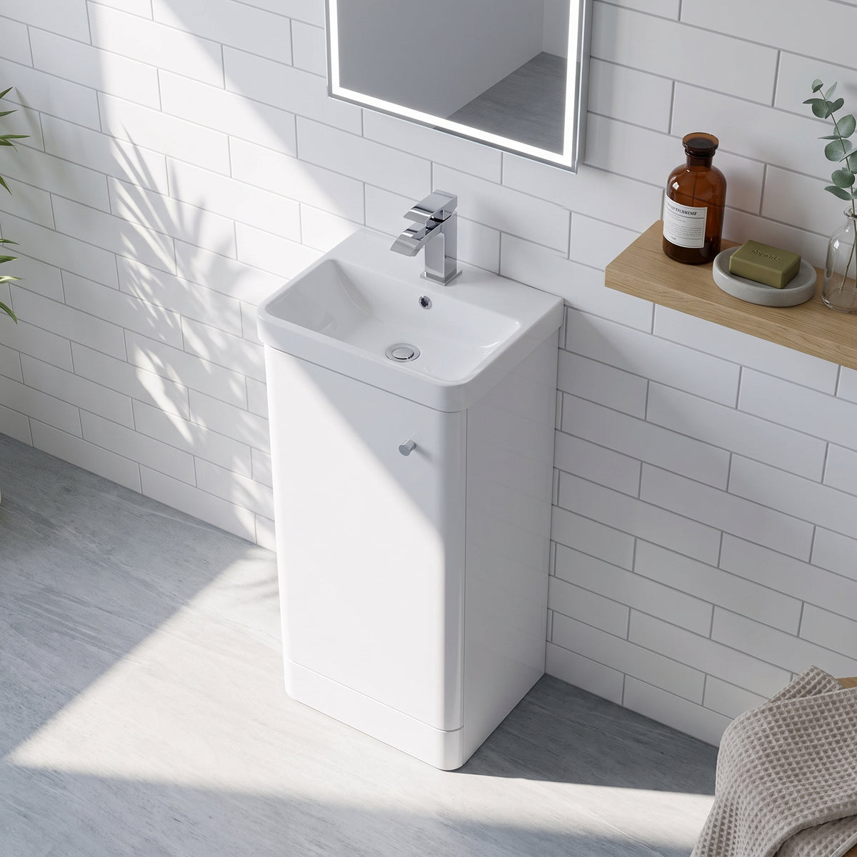 Fairford Crayo 400mm Gloss White Floor Standing Vanity Unit