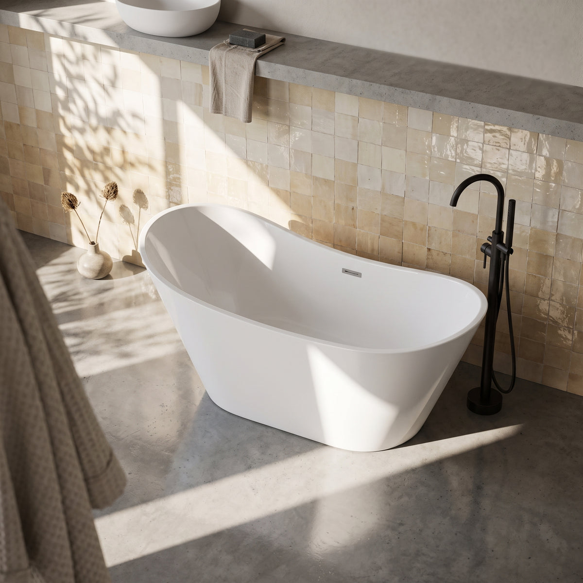 Rivato Verona 1500mm x 720mm x780mm Gloss White Freestanding Shower Bath