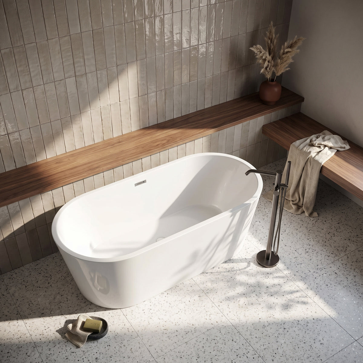 Rivato Luca 1600mm x 750mm x 550mm Gloss White Freestanding Shower Bath
