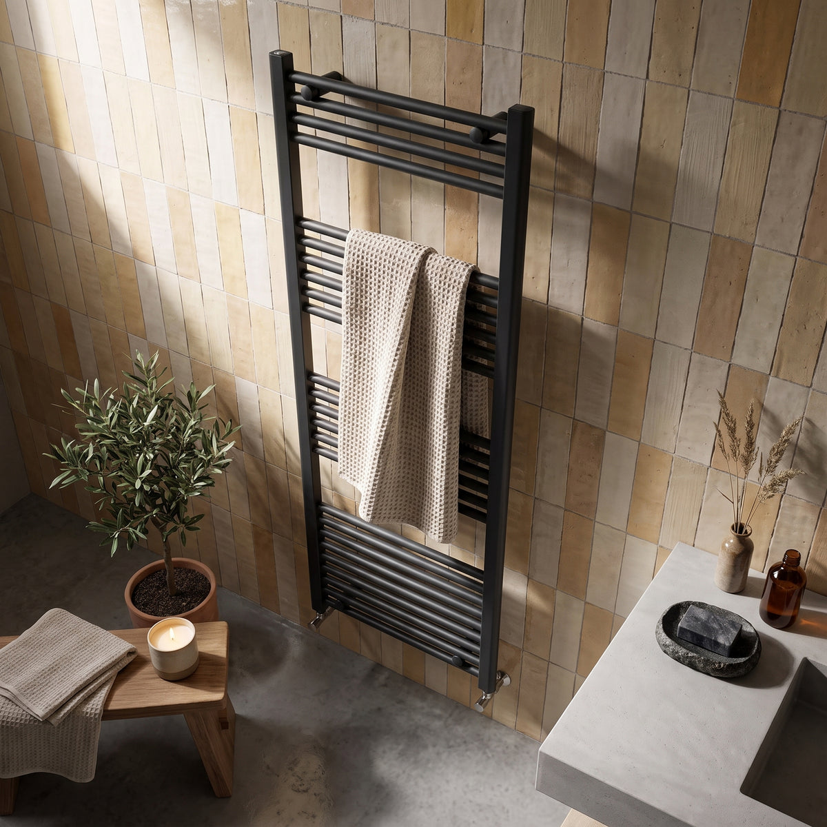 Fairford 600 x 1600mm Straight Matt Black Towel Rail