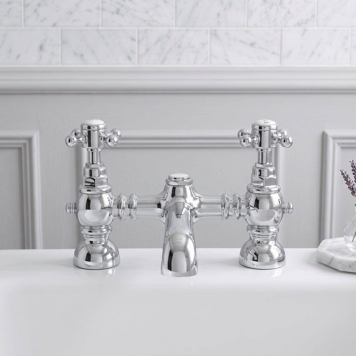 Fairford Winchester Bath Filler